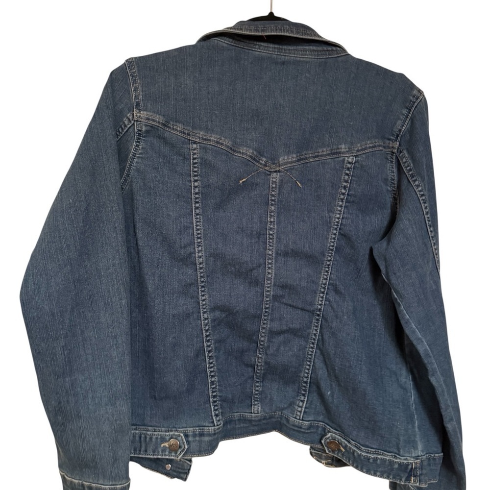 Lee Women's Classic Blue Jean Jacket - Picture 3 of 7